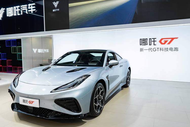 惠州龙门县富傲润企业管理咨询哪吒汽车在智能汽车领域的表现，领途汽车在新能源汽车市场中的影响力